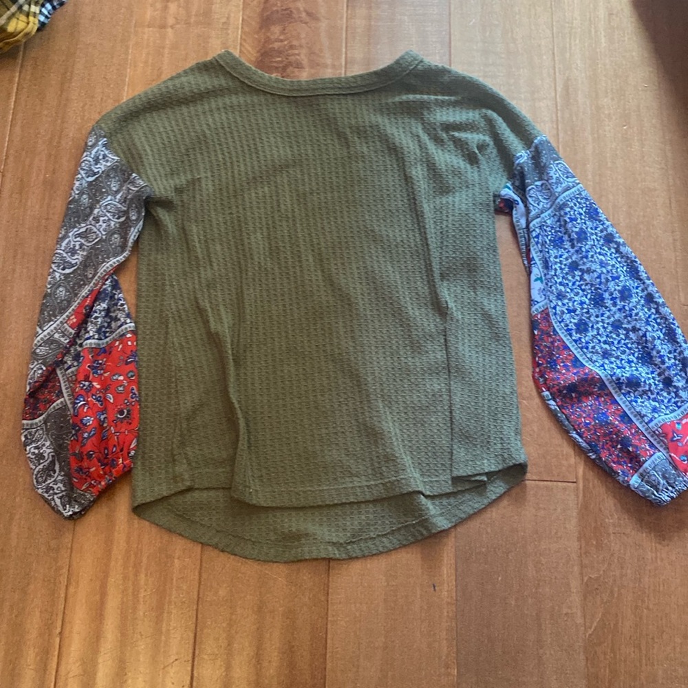 Olive Green Girl’s Sweater With Breezy Sleeves